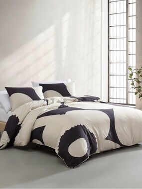 Marimekko Oversized Black Circle Duvet Cover - White and Black